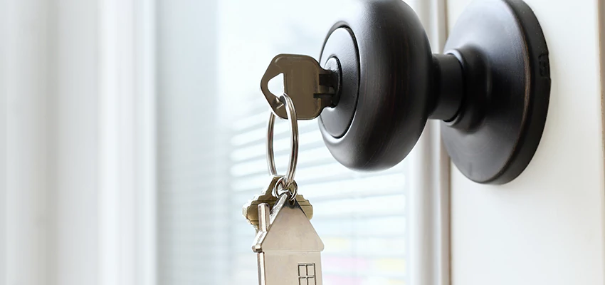 Bifold Door Knob Replacement in Palo Alto, California