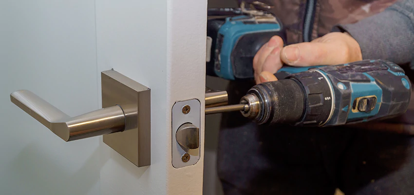 Broken Door Handle Lock Repair in Palo Alto, California
